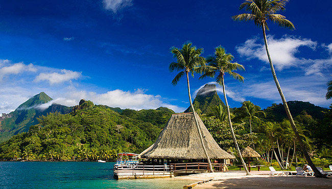 Tahiti yacht charter